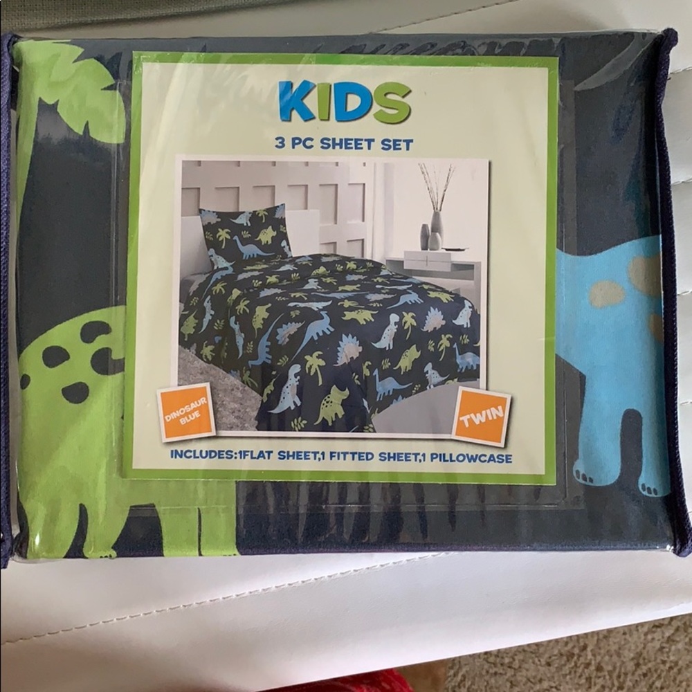 New dinosaur twin sheets